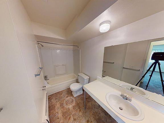 3rd image of 21422 Oxford Ave #102-A