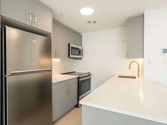 5th image of 14815 89th Ave #7L