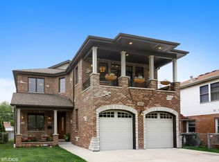 8332 Mango Ave, Morton Grove, IL 60053