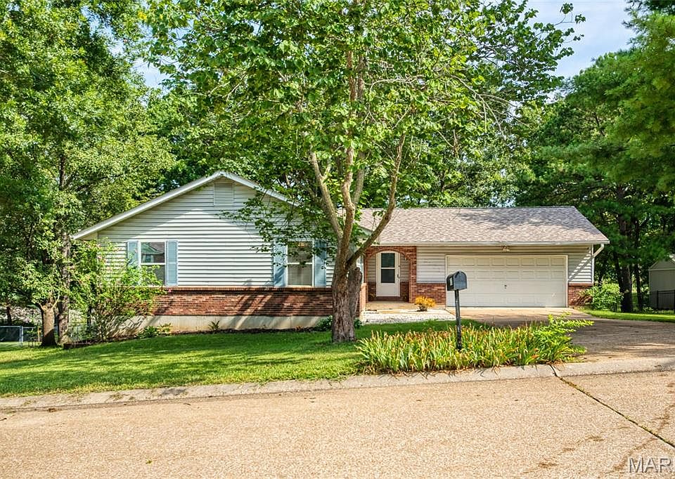 1st image of 6131 Barrington Oaks Dr