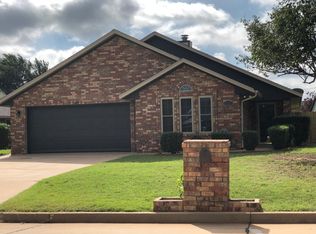 2908 N Towne Dr, Altus, OK 73521