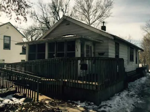 2414 Saylor Rd, Des Moines, IA 50313