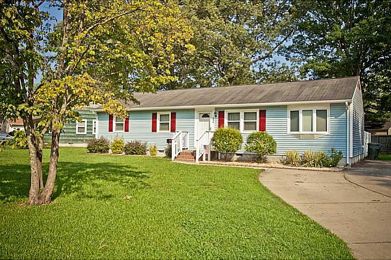 1st image of 658 Daniel Dr