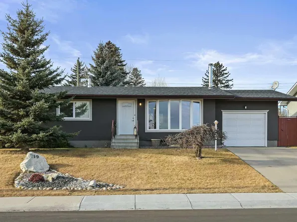 719 Blackthorn Rd NE, Calgary, AB T2K 4Y1