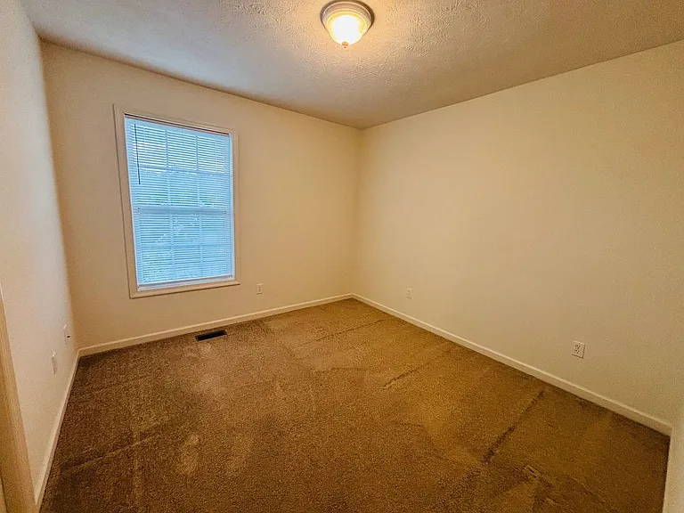 40 Station Ln NE — Photo 6