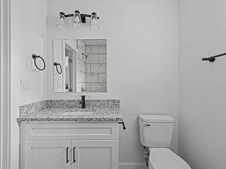 410 W 35th St #1-20 — Photo 35