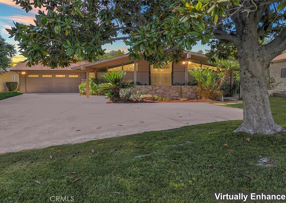 1st image of 3040 Parkside Dr