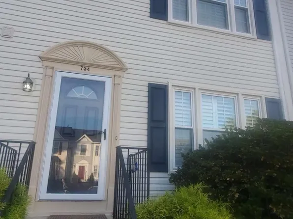 754 Cherry Tree Ln, Warrenton, VA 20186