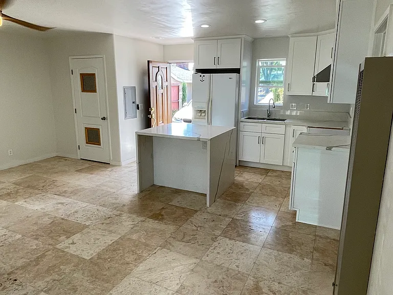 14302 Elmrock Ave — Photo 2