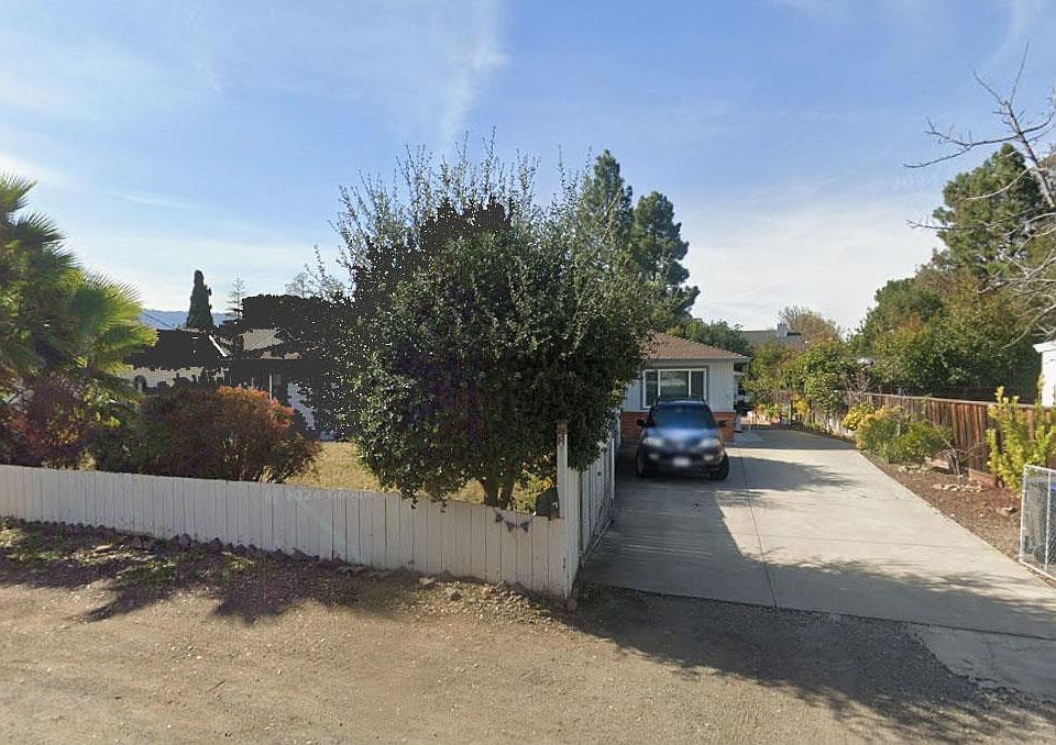 1st image of 439 Dardanelli Ln