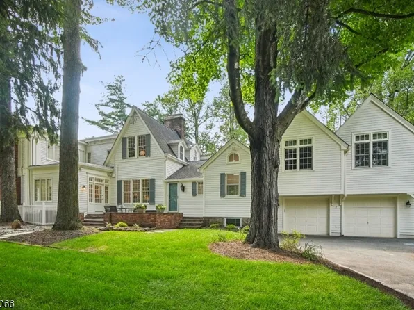 2 Tall Pine Ln, Millburn Twp., NJ 07078