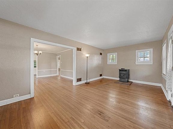 4th image of 7605 E 67th St