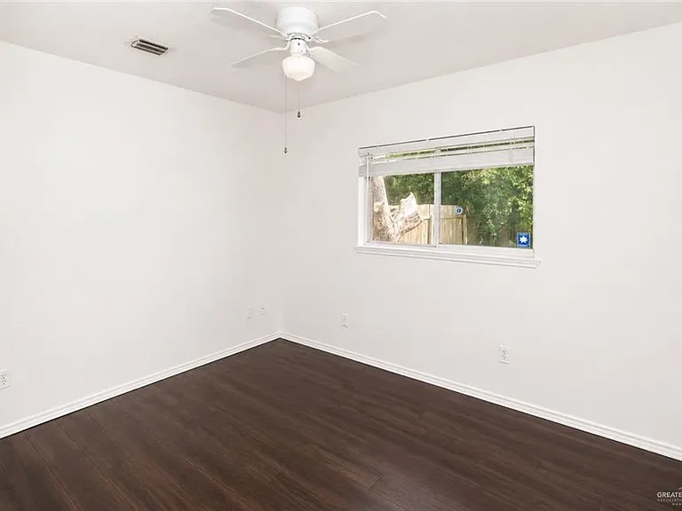 2302 Brock St — Photo 7