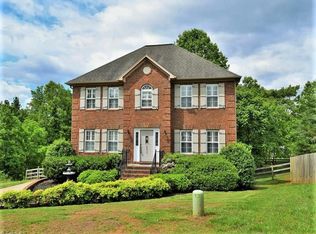 4813 Knollview Dr, Walkertown, NC 27051