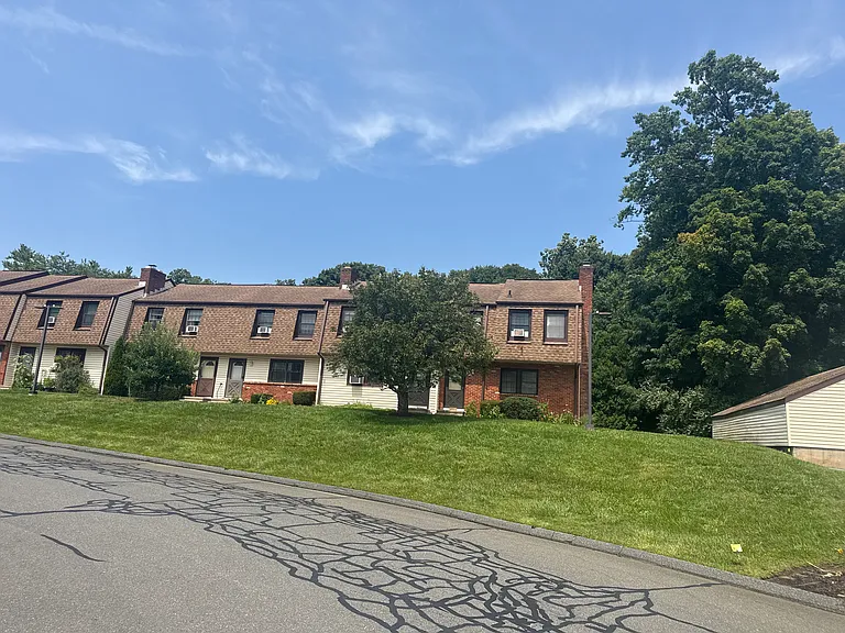 78 Homestead Ln — Photo 2