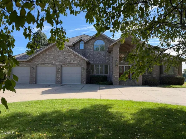 3104 46th Ave SE, Mandan, ND 58554