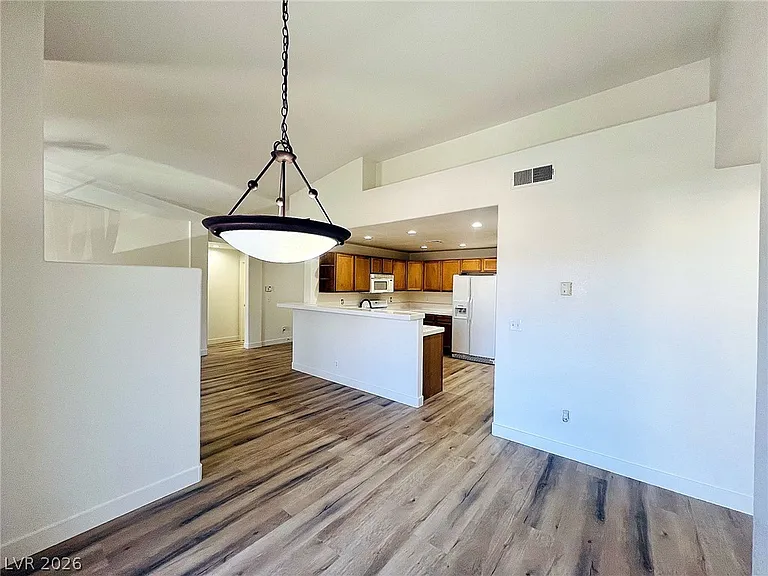 912 Duckhorn Ct #203 — Photo 8