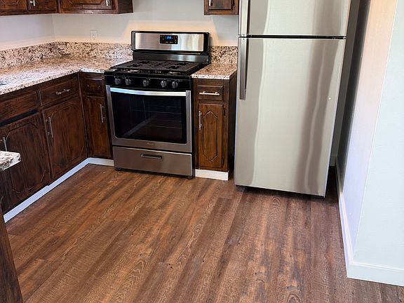4th image of 1017 Lynnwood St
