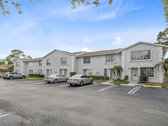 3rd image of 214 Foxtail Drive #E