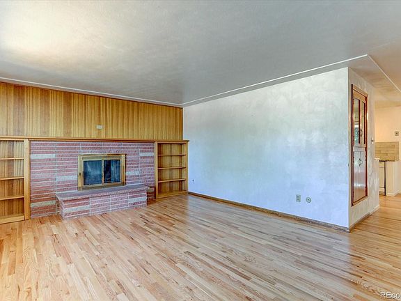 4th image of 8816 Oakwood Street