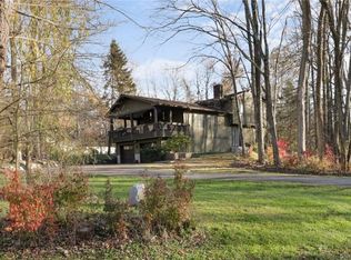 532 Beattie Rd, Rock Tavern, NY 12575