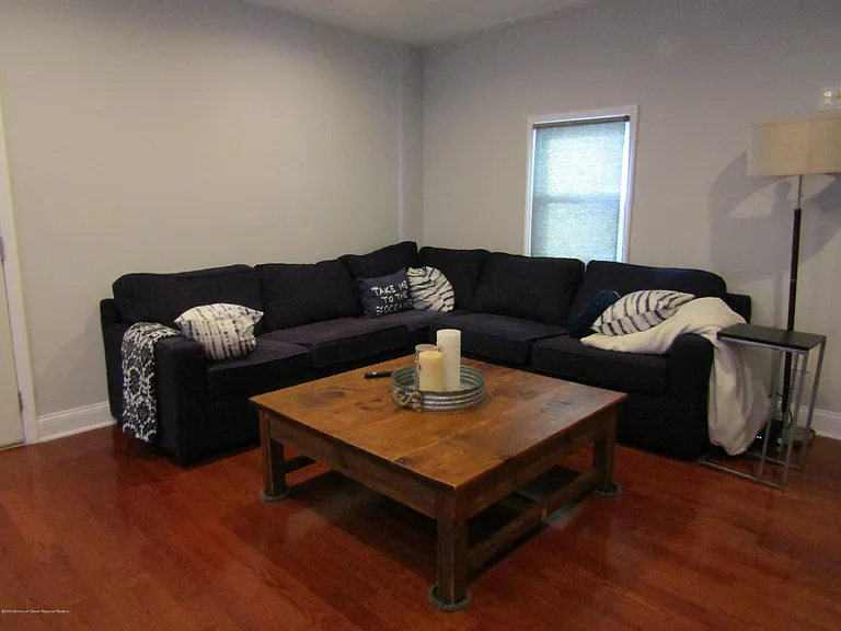1726 Melrose Ave — Photo 6
