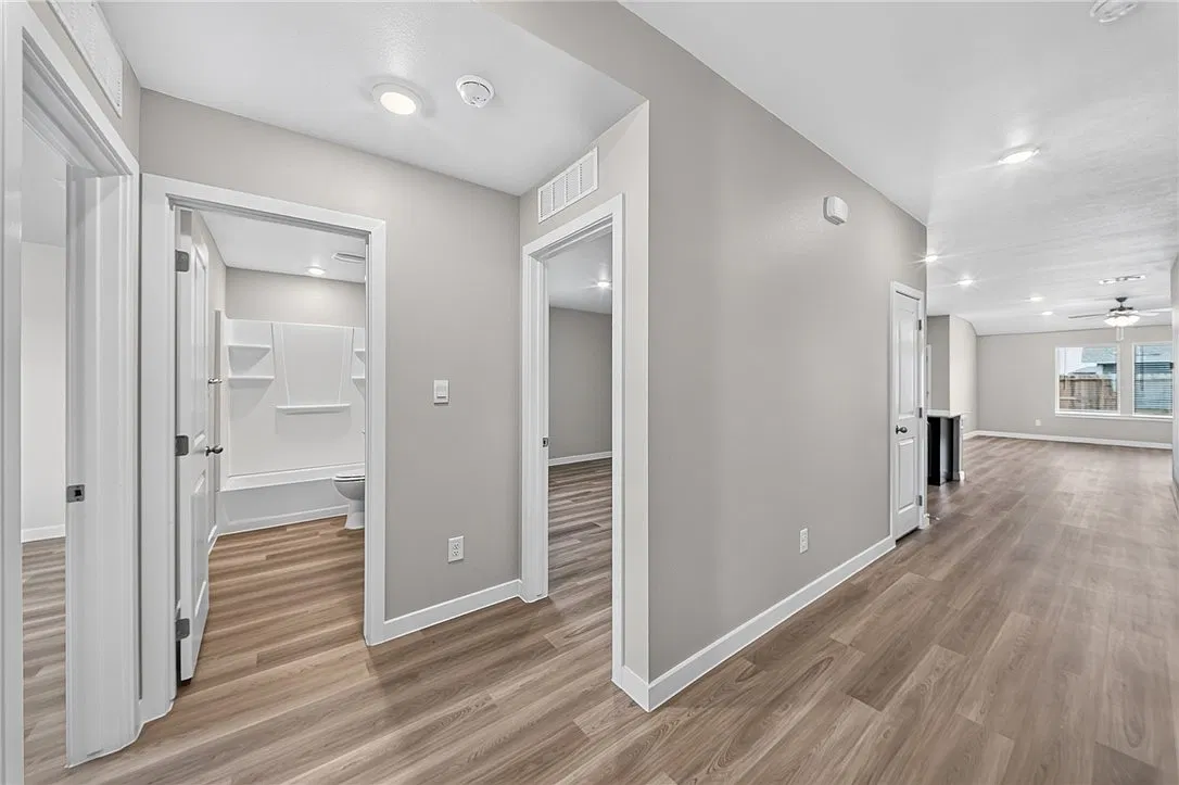 4 bed, 2.0 bath, 1783 sqft, $2,495 — Photo 3