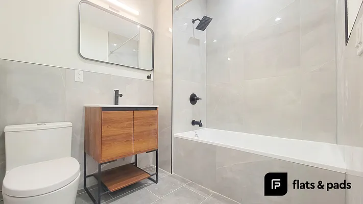 Rented by FLATS & PADS LLC | media 9