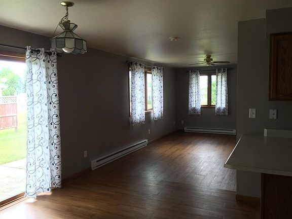 5th image of 1415 Hoover Ct