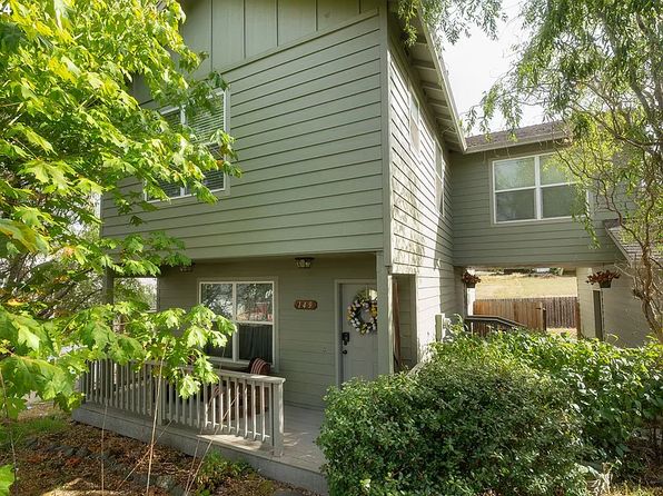 149 NE Plum Ridge Dr