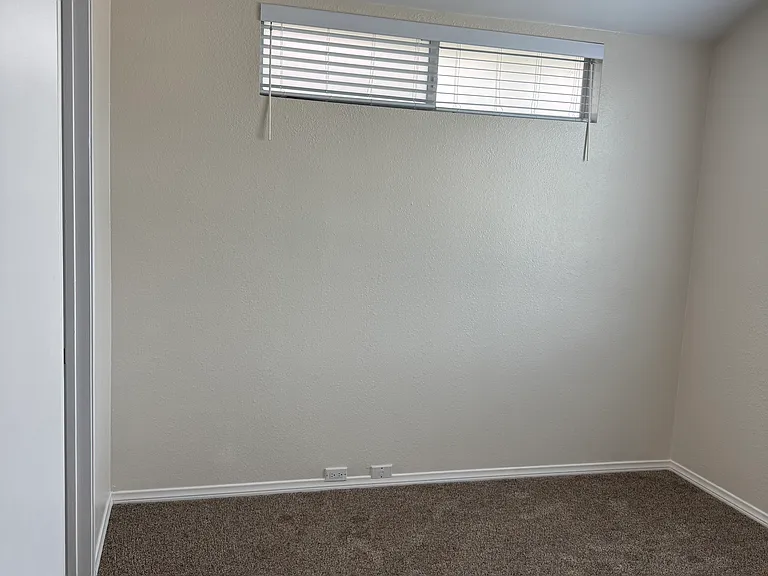 1105 Virginia Way — Photo 11