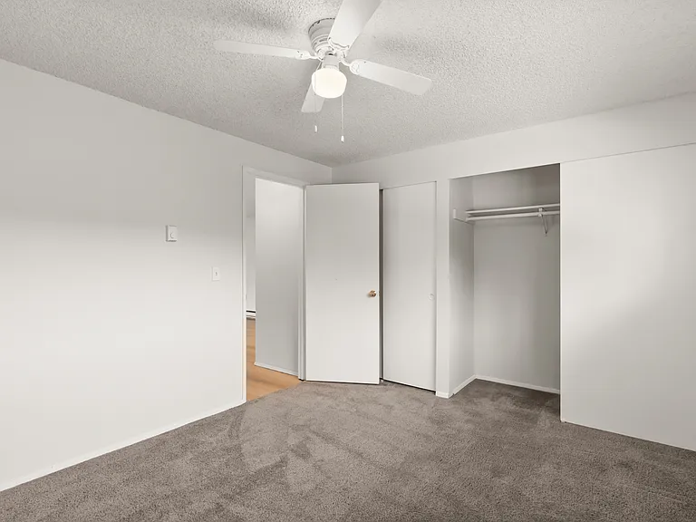 1 Bed 1 Bath - 552 Sq Ft 1 Bed 1 Bath - 552 Sq Ft