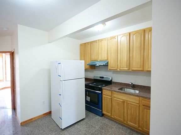 4th image of 451 51st St APT 3
