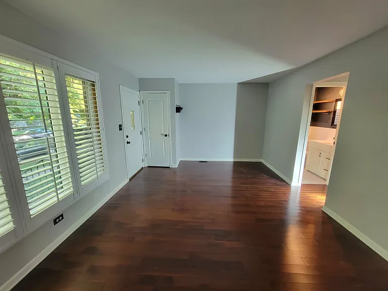 11134 S Sawyer Ave — Photo 2
