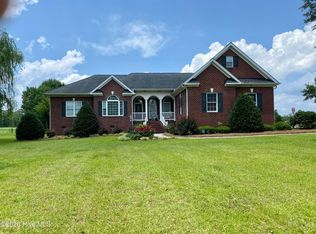 747 Quinn Store Rd, Beulaville, NC 28518