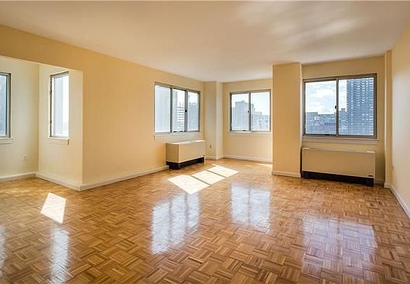 3rd image of 308 E 38th St APT 19A