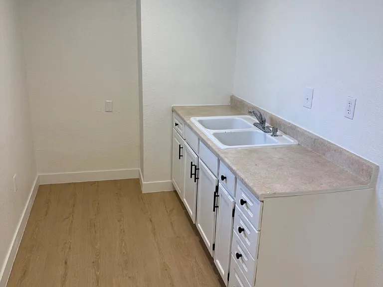 7070 Beacon Way — Photo 35