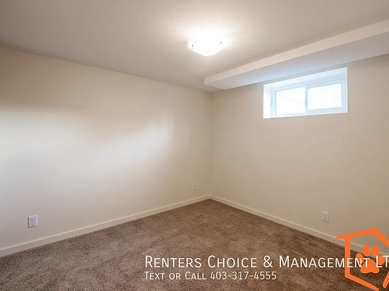 1013B Stafford Dr N — Photo 11