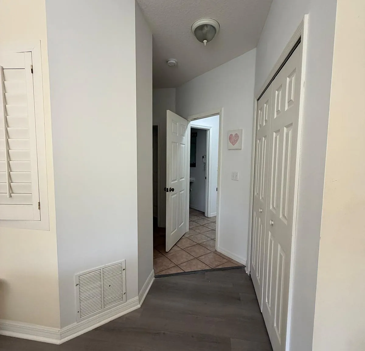 1 bed, 1.0 bath, 1196 sqft, $1,700 — Photo 2