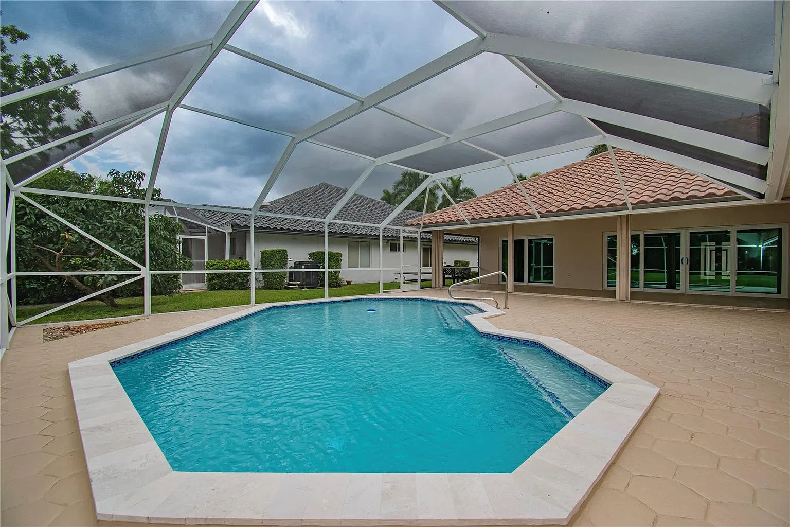 5 bed, 3.5 bath, 2531 sqft, $6,500 — Photo 4