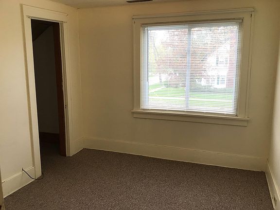 4th image of 703 E Chippewa St #C