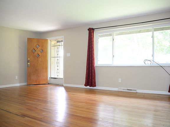3rd image of 8975 Sedgewick Dr