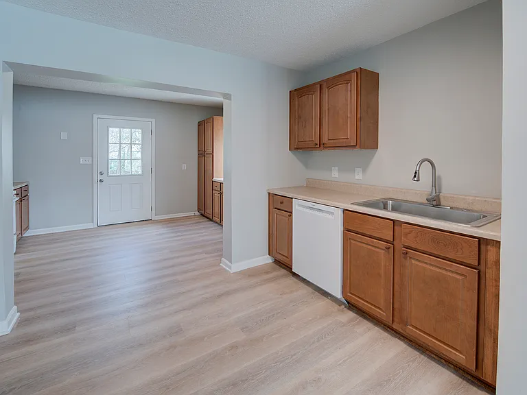 3712 NE Vivion Rd — Photo 4