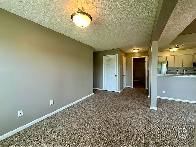 4044 Laurel Green Cir — Photo 18