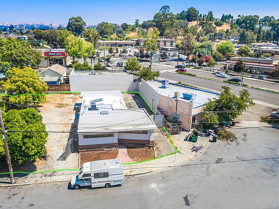 3rd image of 22938 Atherton St