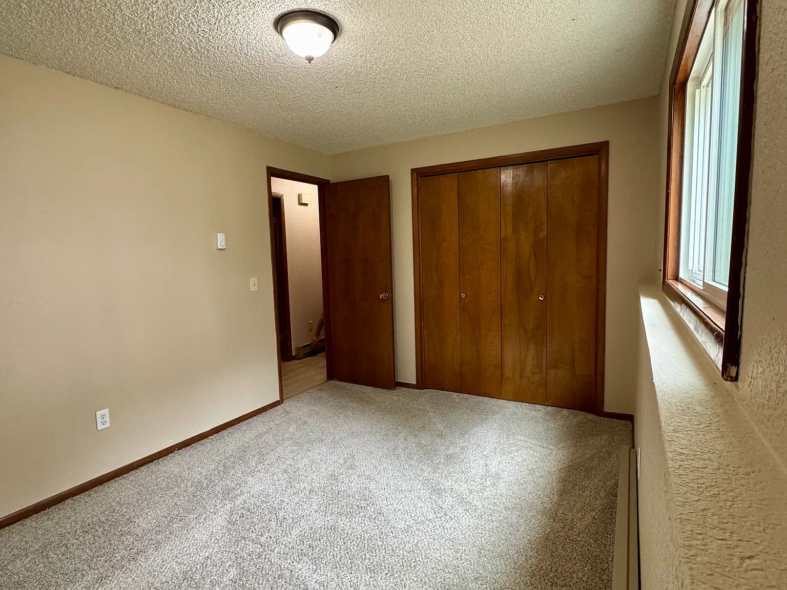 2 bed, $1,400 — Photo 4