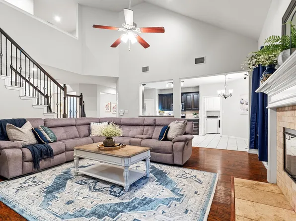 1501 Valley Creek Rd, Denton, TX 76205