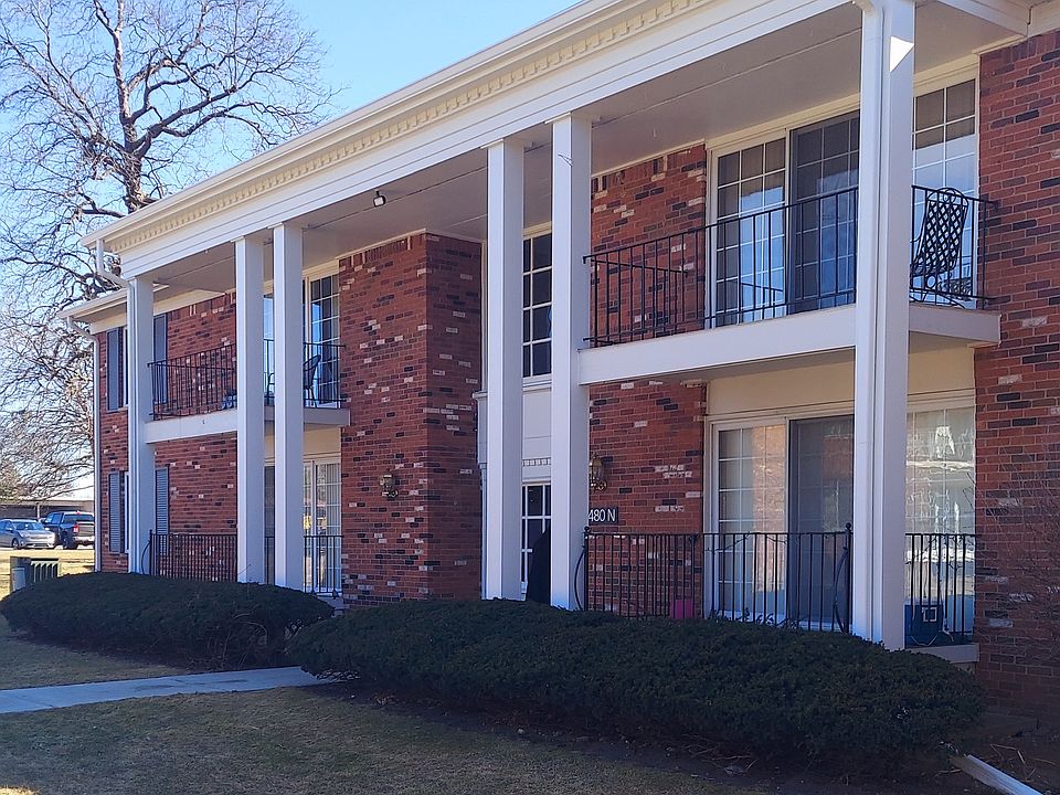 1st image of 480 Fox Hills Dr N #7