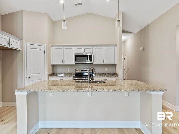 3rd image of 195 Saint Stephens Ct
