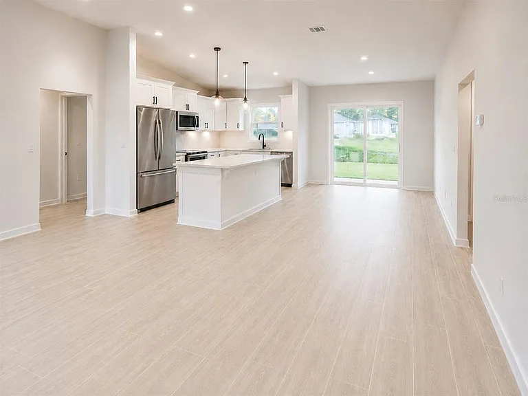 11081 SW 107th Pl — Photo 3
